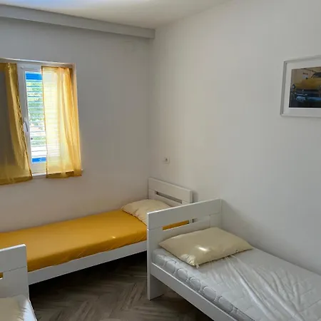 Kamelias 3 Minuty Peso Od Mora