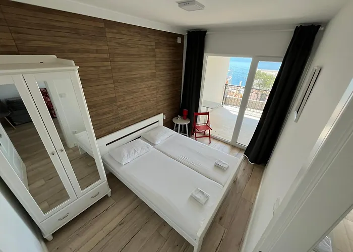 Kamelias 3 Minuty Peso Od Mora 公寓